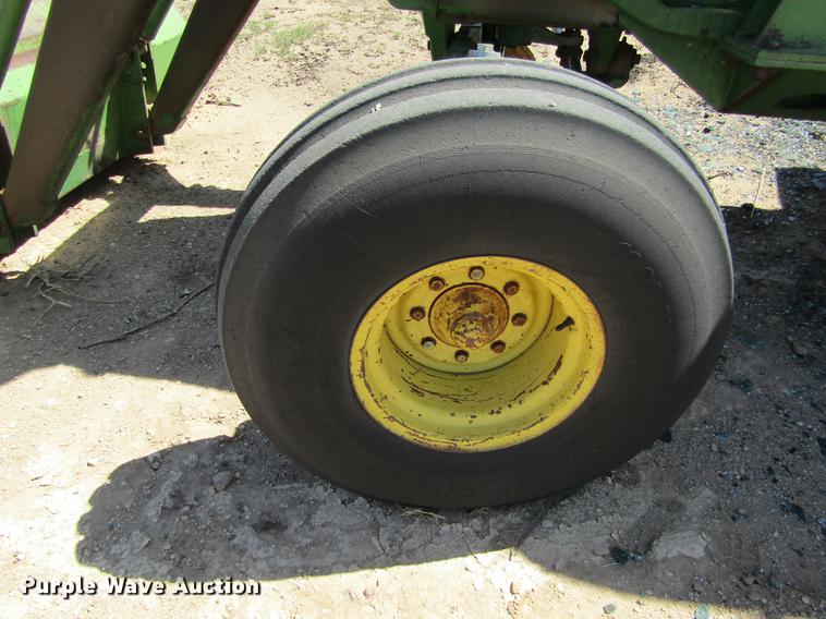 image for item DE6817 1976 John Deere 4430 tractor