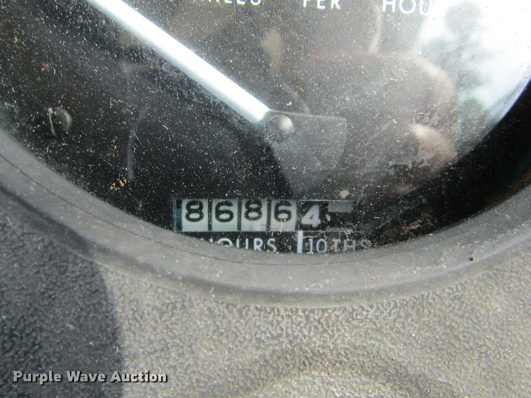 image for item DE6820 1974 John Deere 4230 tractor