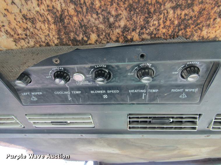 image for item DE6820 1974 John Deere 4230 tractor