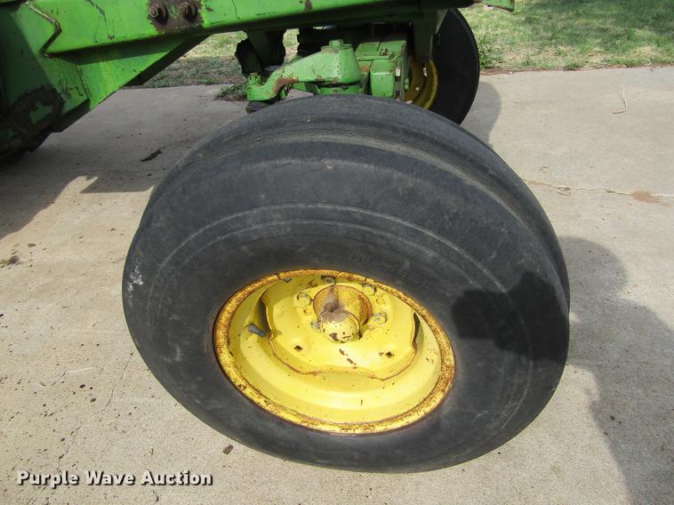 image for item DE6820 1974 John Deere 4230 tractor