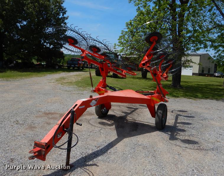 image for item EI9140 Kuhn SR110 hay rake