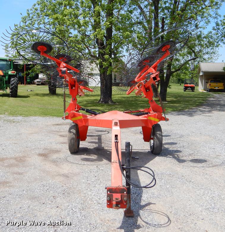 image for item EI9140 Kuhn SR110 hay rake