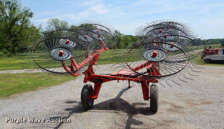image for item EI9140 Kuhn SR110 hay rake