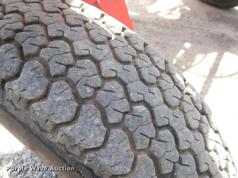 image for item EI9140 Kuhn SR110 hay rake