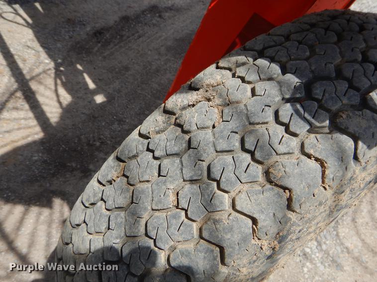 image for item EI9140 Kuhn SR110 hay rake