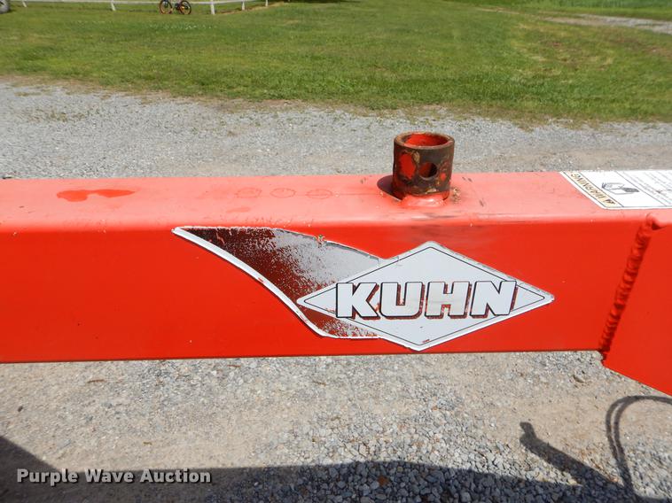 image for item EI9140 Kuhn SR110 hay rake