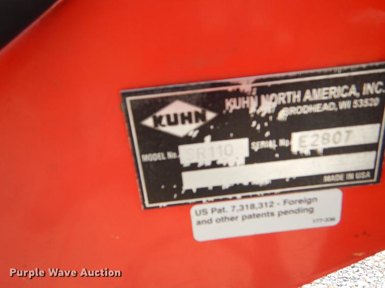 image for item EI9140 Kuhn SR110 hay rake