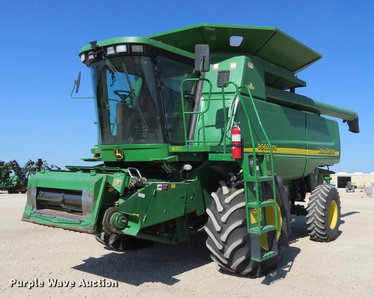 image for item EJ9596 2004 John Deere 9660 STS combine
