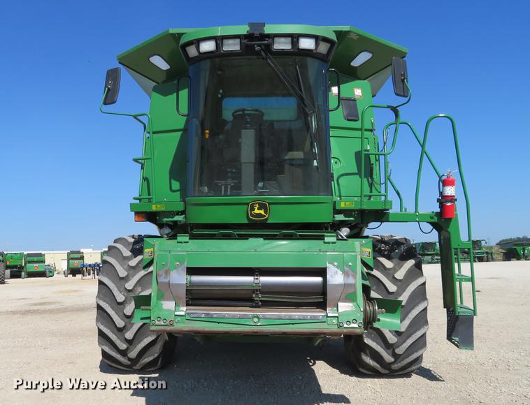 image for item EJ9596 2004 John Deere 9660 STS combine