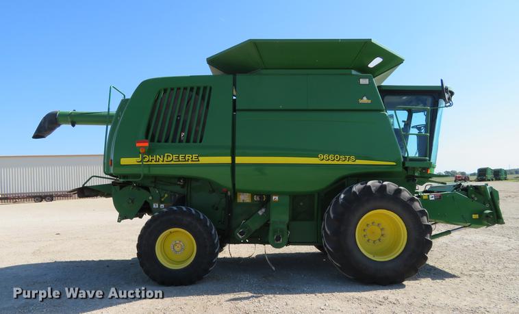 image for item EJ9596 2004 John Deere 9660 STS combine