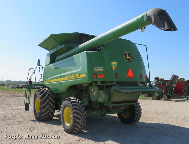 image for item EJ9596 2004 John Deere 9660 STS combine