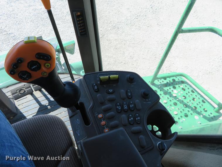 image for item EJ9596 2004 John Deere 9660 STS combine