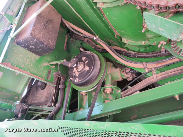 image for item EJ9596 2004 John Deere 9660 STS combine