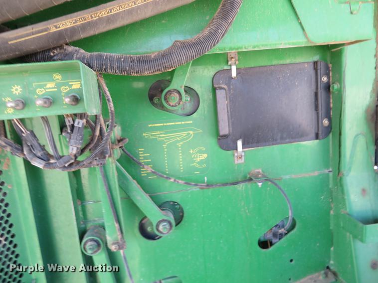 image for item EJ9596 2004 John Deere 9660 STS combine