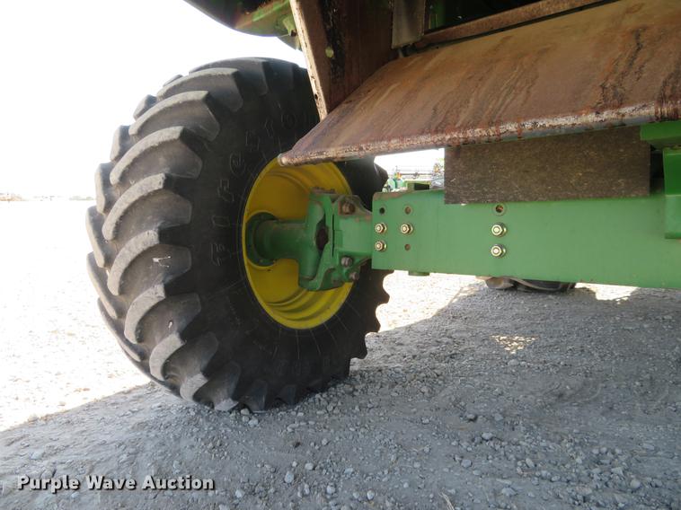 image for item EJ9596 2004 John Deere 9660 STS combine