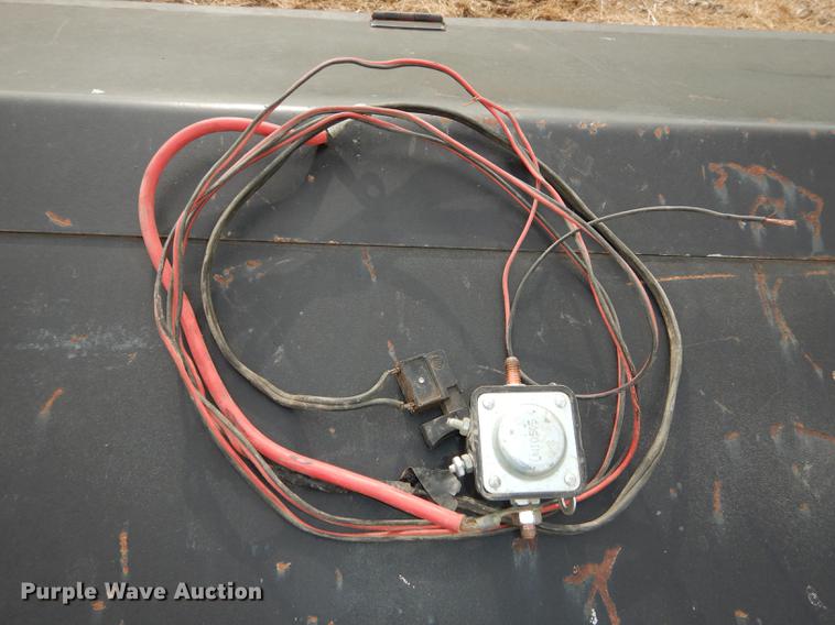 image for item EQ9881 Bar Six cake feeder