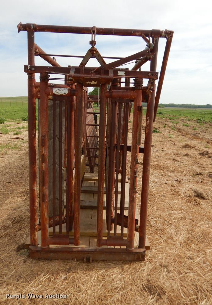 image for item EQ9882 Pearson squeeze chute