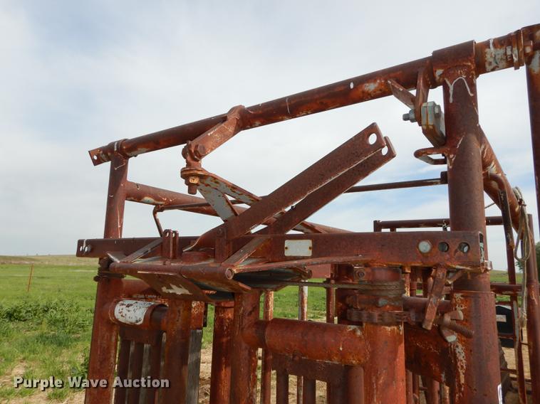 image for item EQ9882 Pearson squeeze chute