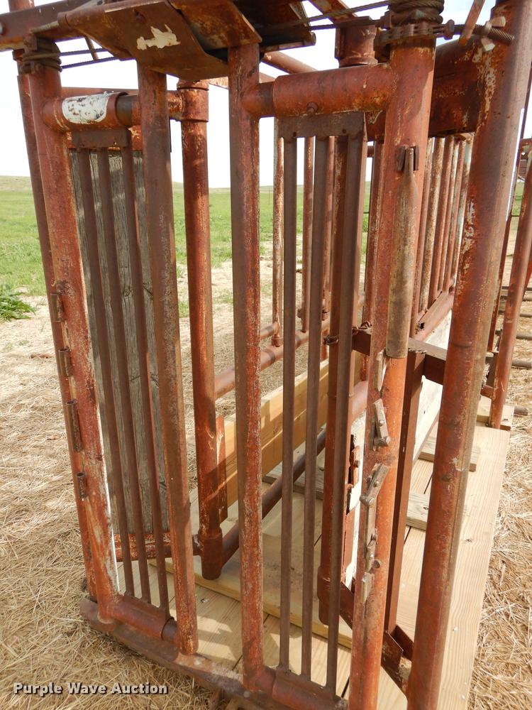 image for item EQ9882 Pearson squeeze chute