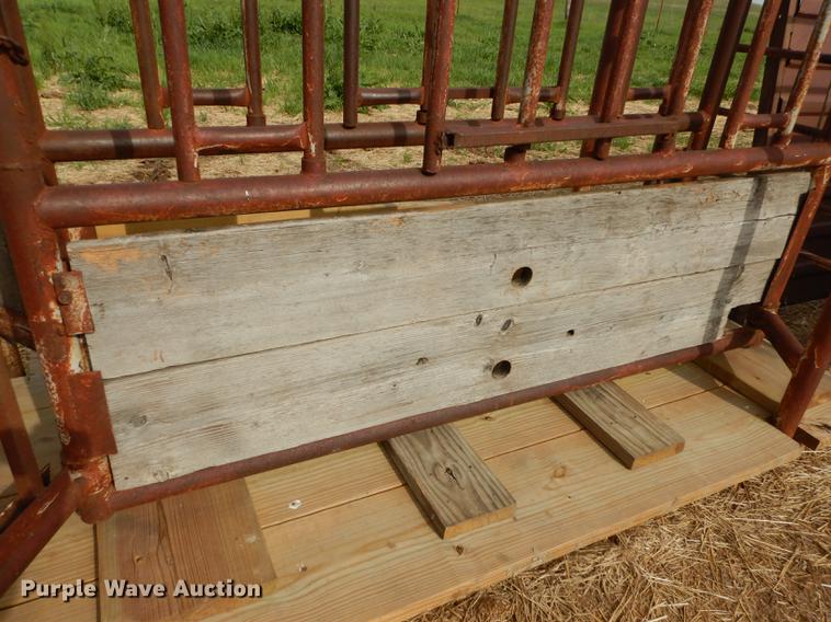 image for item EQ9882 Pearson squeeze chute