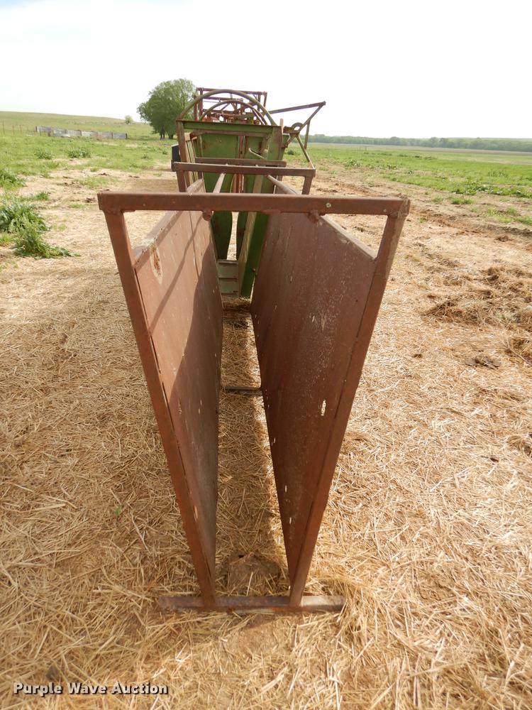 image for item EQ9883 Powder River squeeze chute