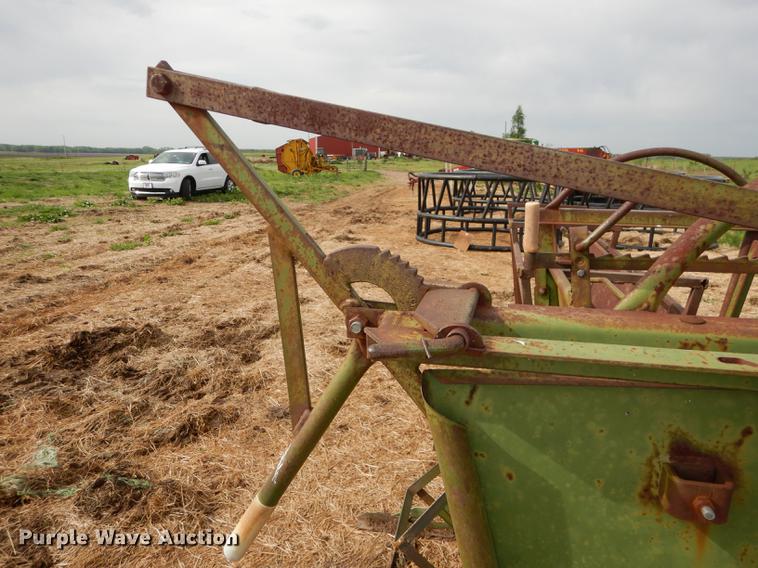 image for item EQ9883 Powder River squeeze chute