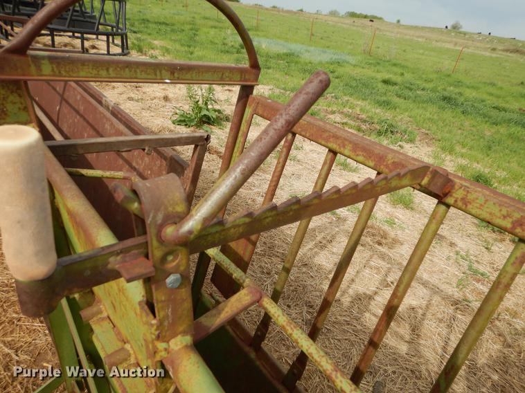 image for item EQ9883 Powder River squeeze chute