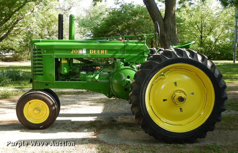 image for item EQ9933 1946 John Deere A tractor