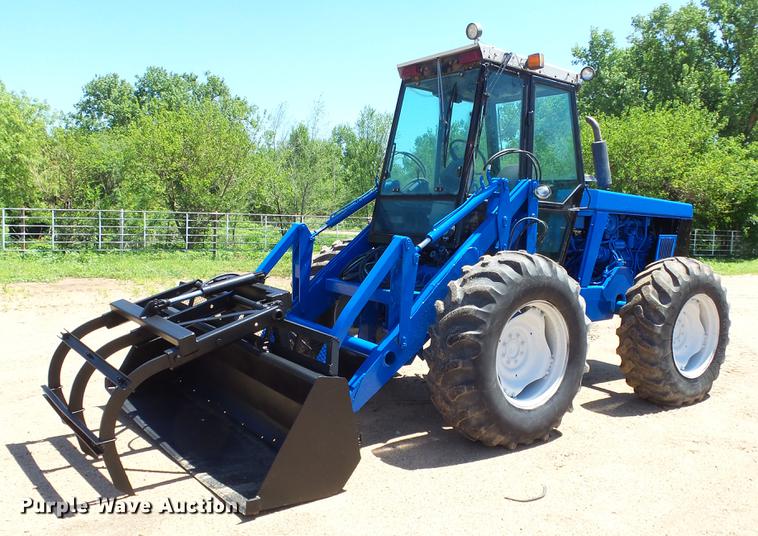 image for item ET9706 Ford Versatile 276 4WD tractor