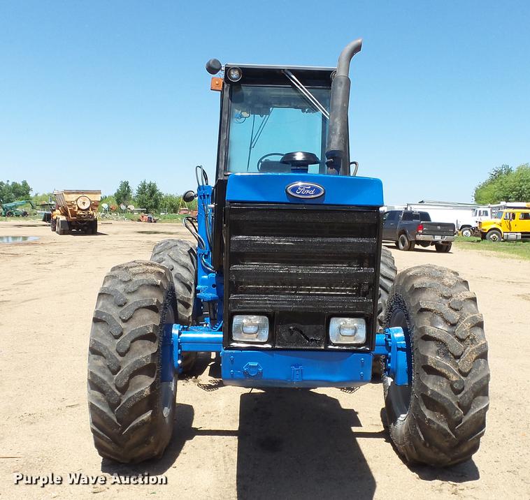 image for item ET9706 Ford Versatile 276 4WD tractor