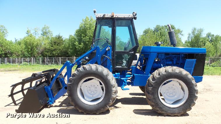 image for item ET9706 Ford Versatile 276 4WD tractor