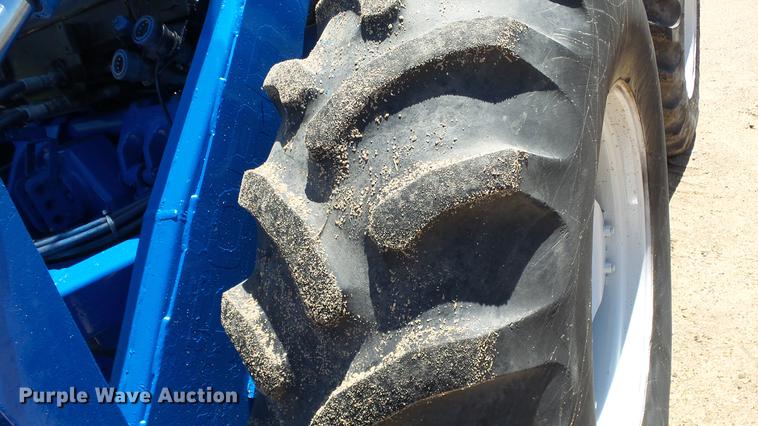 image for item ET9706 Ford Versatile 276 4WD tractor