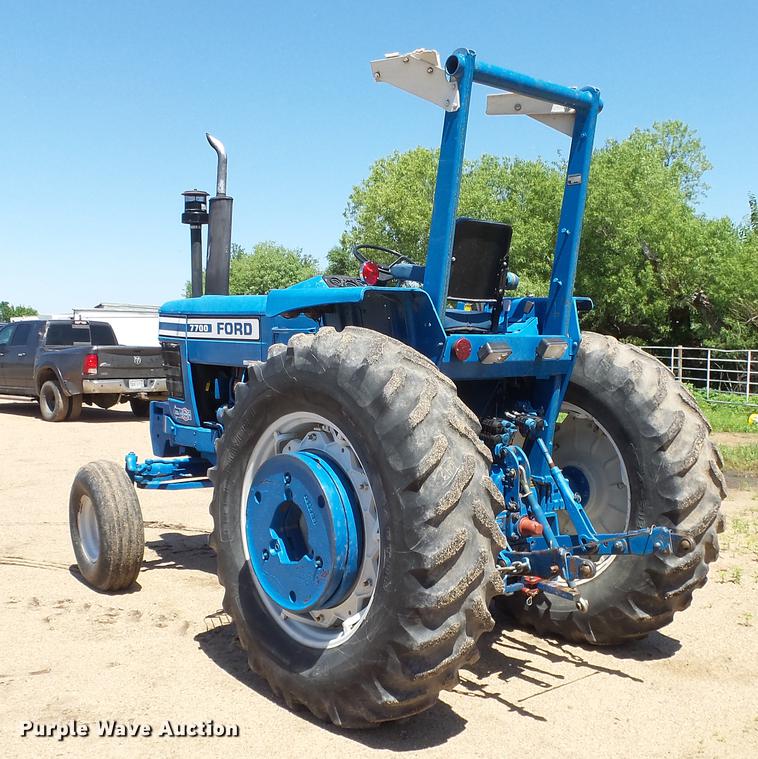 image for item ET9707 Ford 7700 tractor