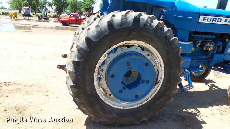 image for item ET9707 Ford 7700 tractor