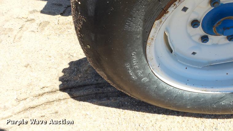 image for item ET9707 Ford 7700 tractor