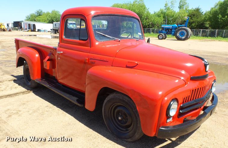 image for item ET9716 1951 International L110 pickup truck