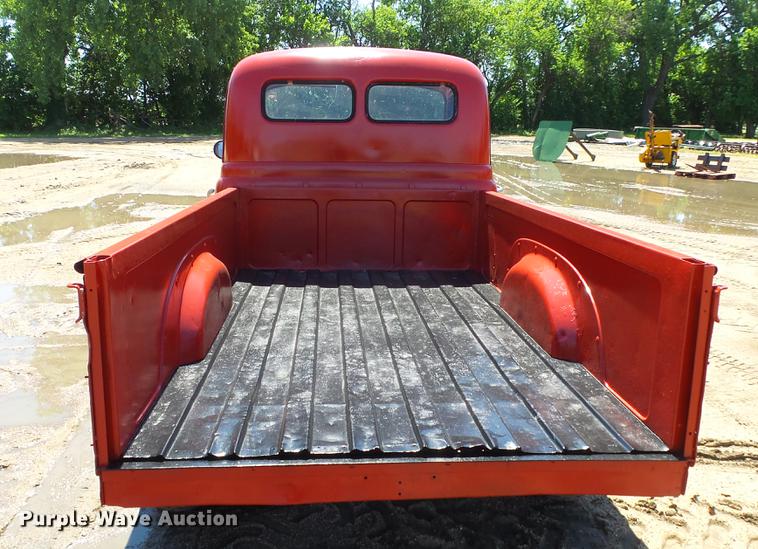 image for item ET9716 1951 International L110 pickup truck