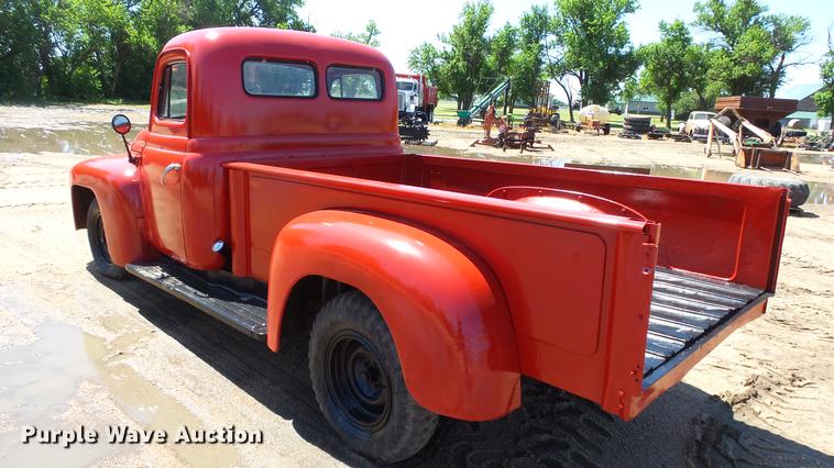 image for item ET9716 1951 International L110 pickup truck