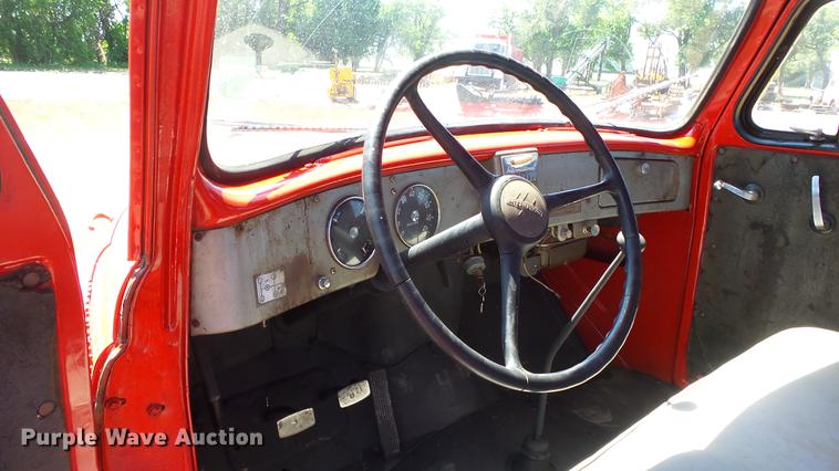 image for item ET9716 1951 International L110 pickup truck