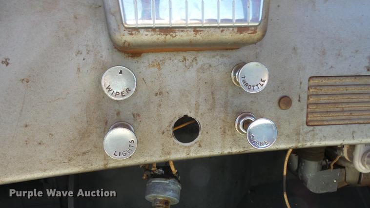 image for item ET9716 1951 International L110 pickup truck