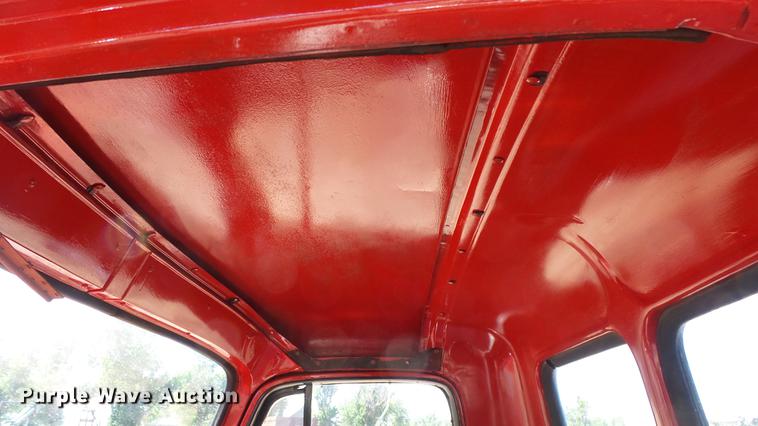 image for item ET9716 1951 International L110 pickup truck