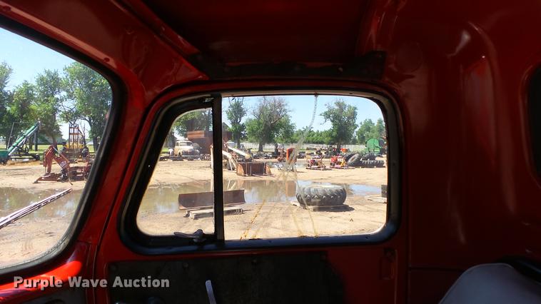 image for item ET9716 1951 International L110 pickup truck