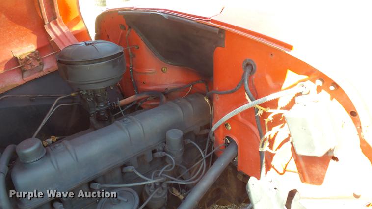 image for item ET9716 1951 International L110 pickup truck