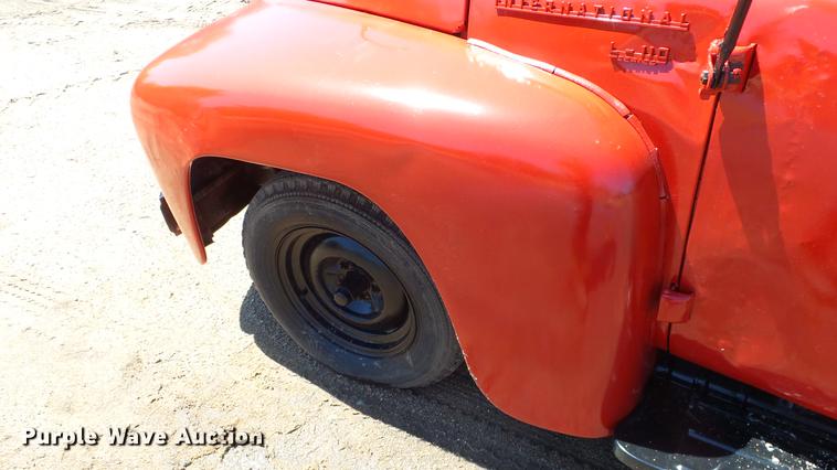 image for item ET9716 1951 International L110 pickup truck