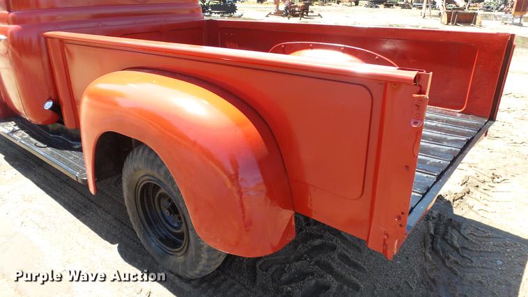 image for item ET9716 1951 International L110 pickup truck