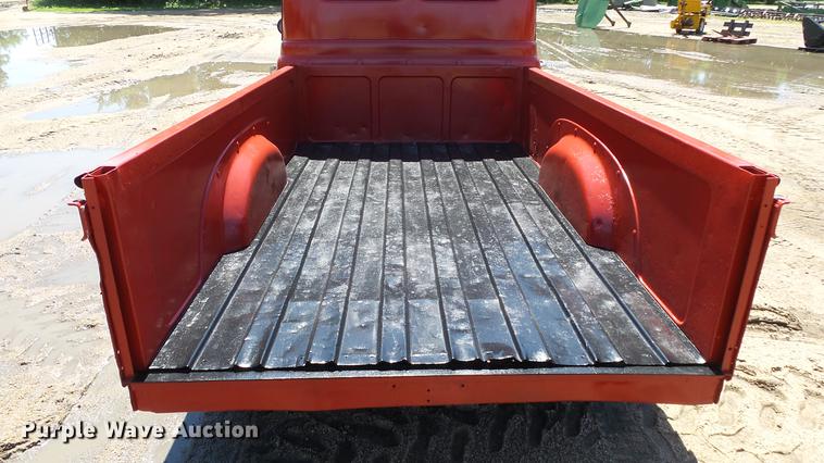 image for item ET9716 1951 International L110 pickup truck