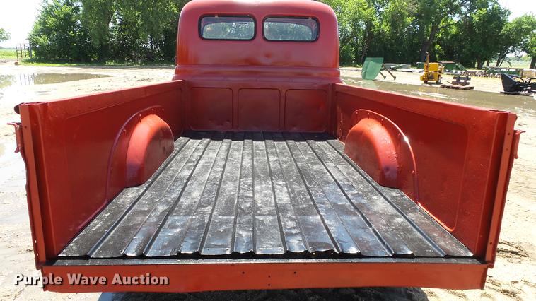 image for item ET9716 1951 International L110 pickup truck