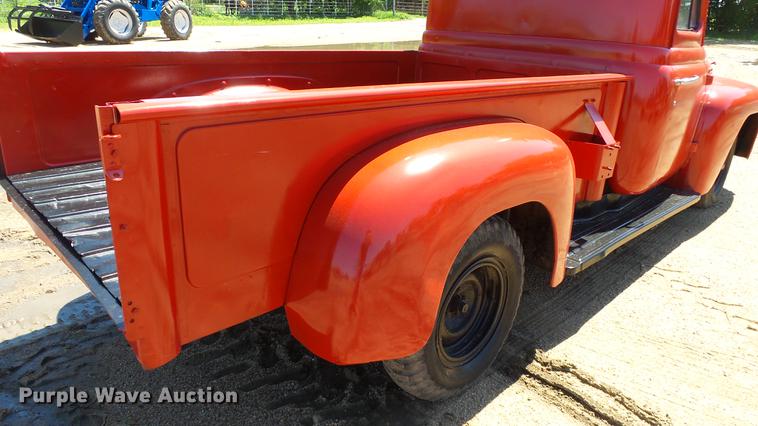 image for item ET9716 1951 International L110 pickup truck