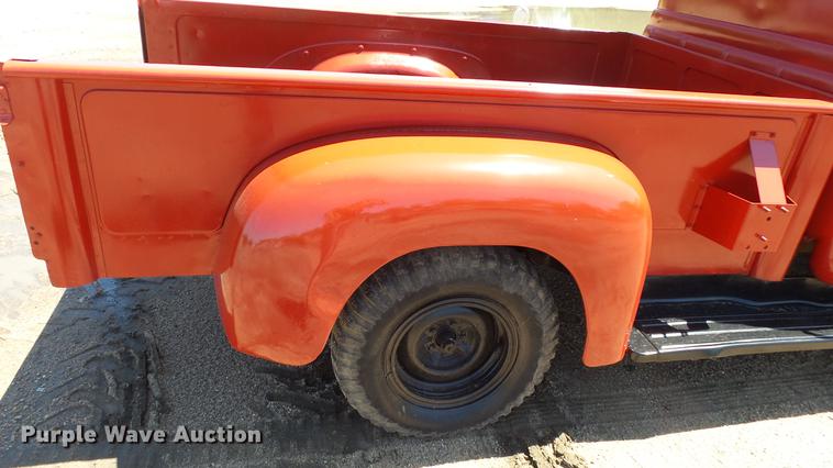 image for item ET9716 1951 International L110 pickup truck