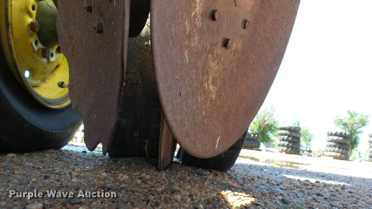 image for item ET9724 John Deere 7100 planter